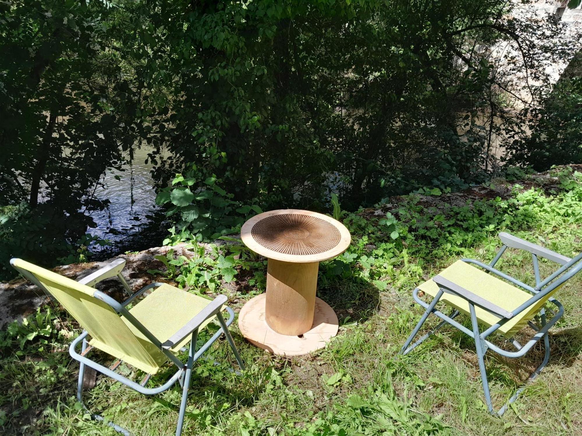 Appartement Privatif Tout Equipe En Bord De Riviere Figeac Exterior foto