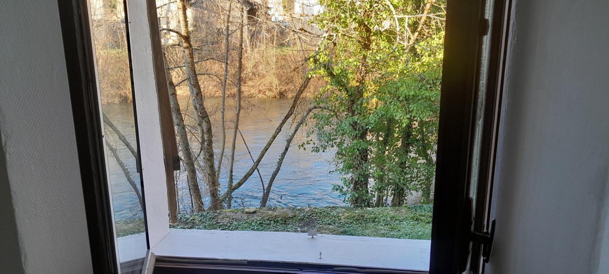 Appartement Privatif Tout Equipe En Bord De Riviere Figeac Exterior foto